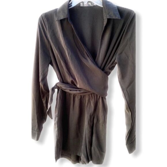 Missguided‎ Wraparound Shorts Romper - Picture 1 of 9